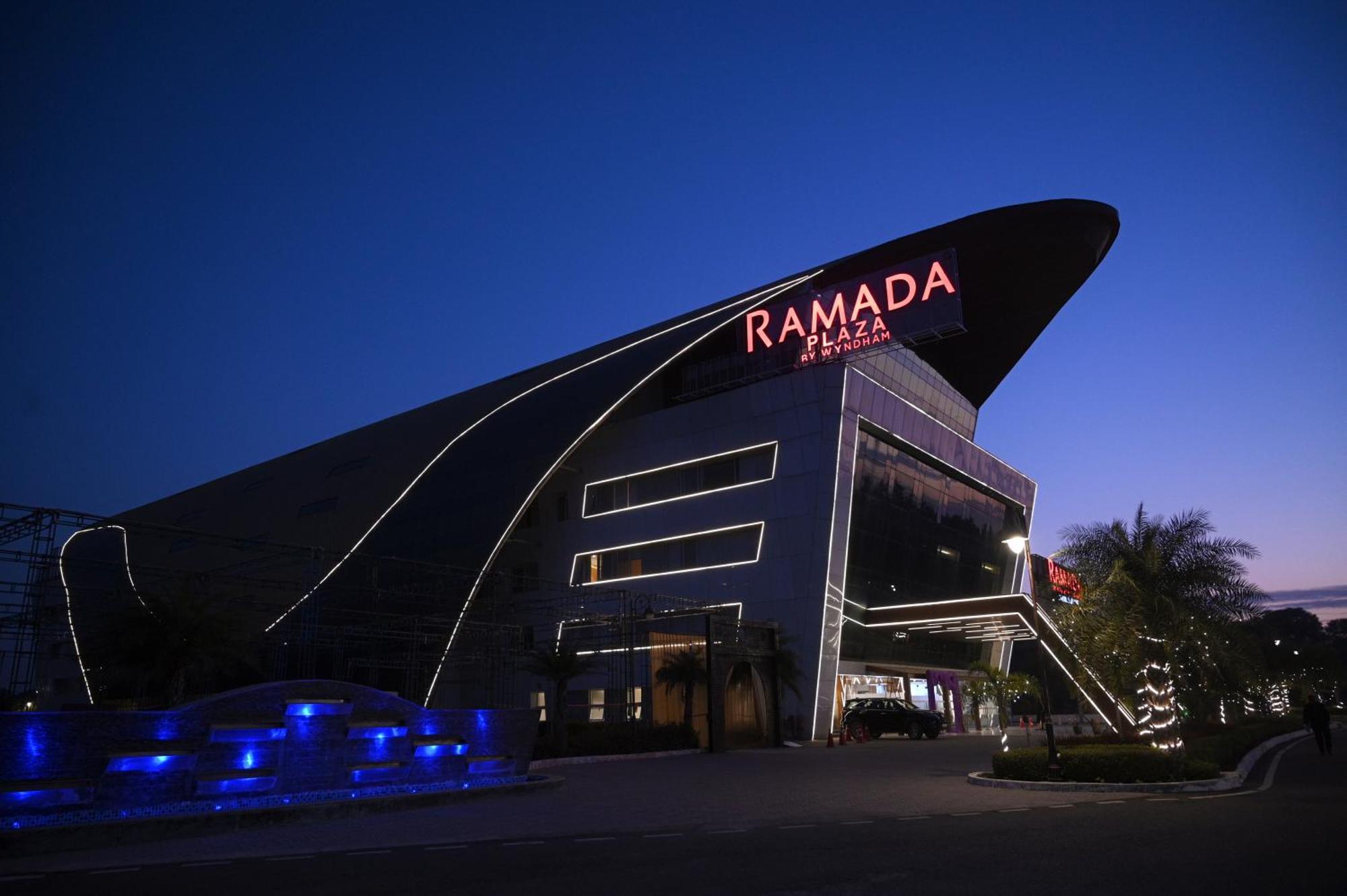 Hotel Ramada Plaza By Wyndham Jammu Vijaypur Zewnętrze zdjęcie